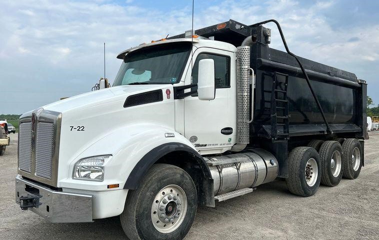 2015 Kenworth T880  dump truck
