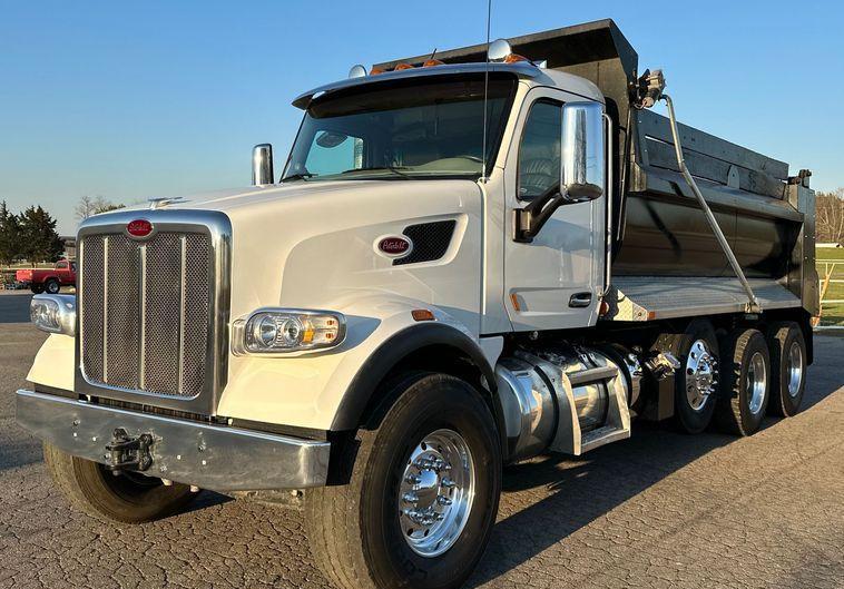 2022 Peterbilt  567 dump truck