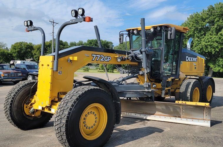 2015 John Deere 772GP  motor grader