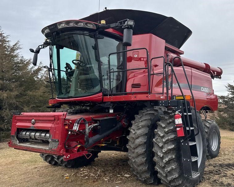 2017 Case IH Axial-Flow 7240  combine