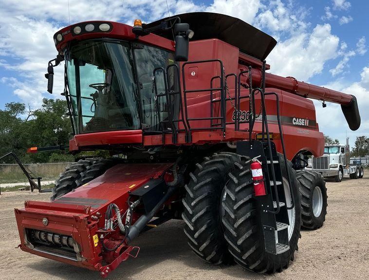 2012 Case IH 8230 AFS combine